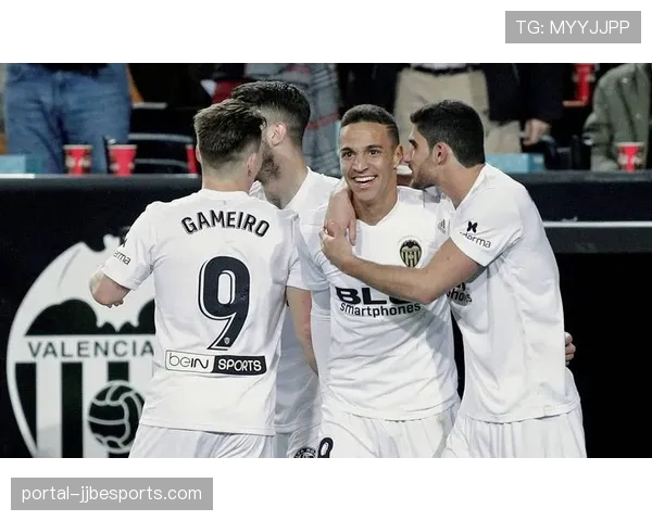 西甲中游集团同质化严重，边路传中与定位球成主流